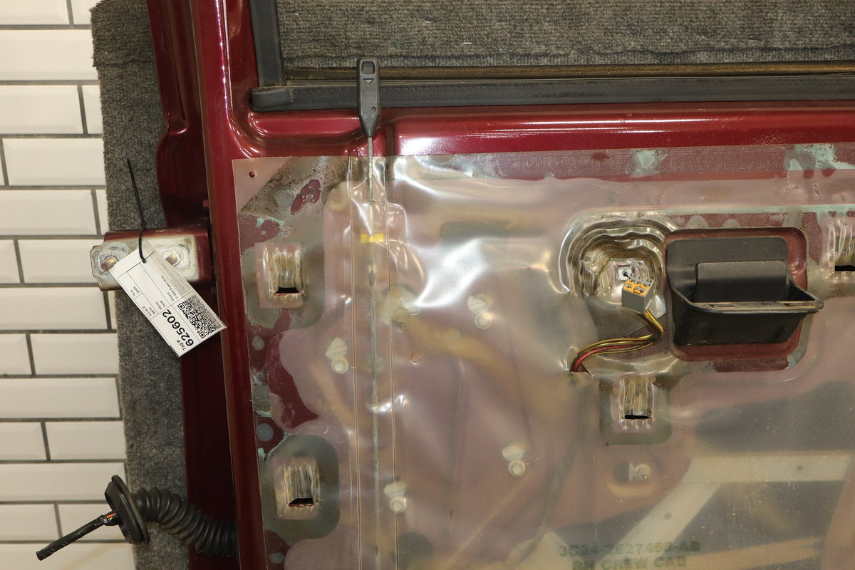 99-07 Ford F250 F350 Super Duty Crew Cab Right Rear Door