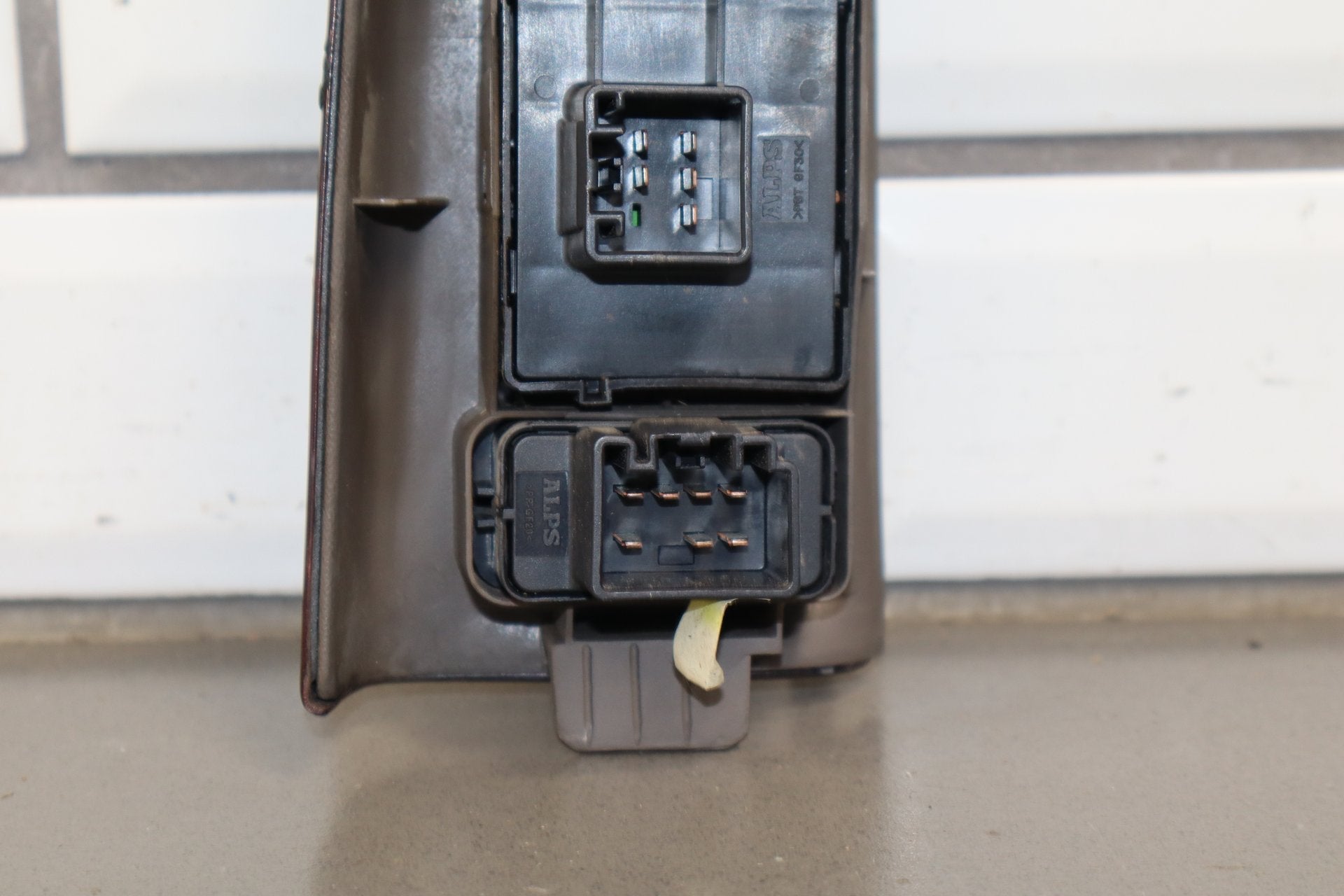99-07 Ford F250 F350 Super Duty Left Front Window Switch
