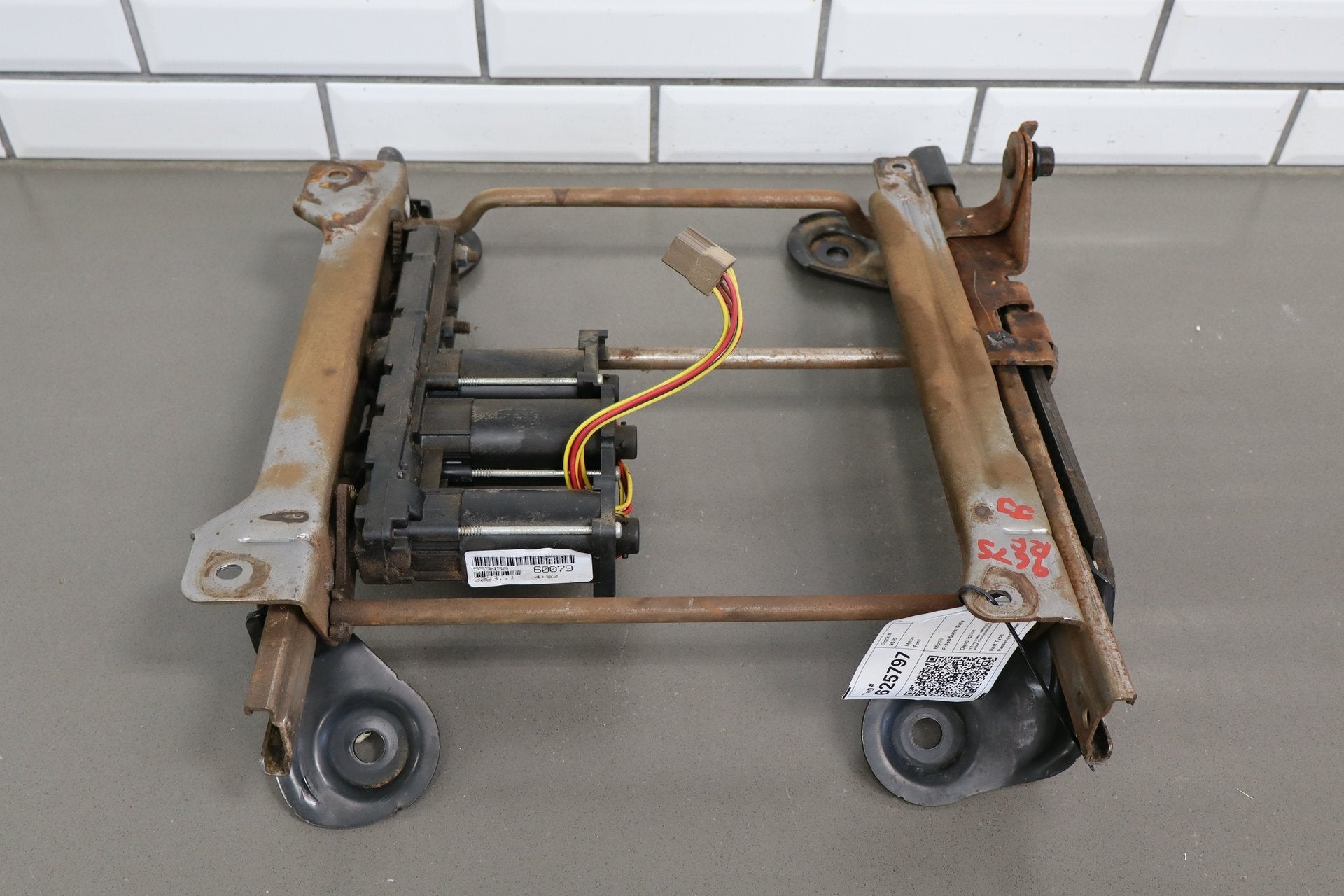 99-07 Ford F250 F350 Super Duty Passenger Power Seat Track