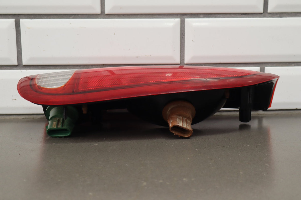 99-07 Ford F250 F350 Super Duty RH Tail Light Styleside OEM