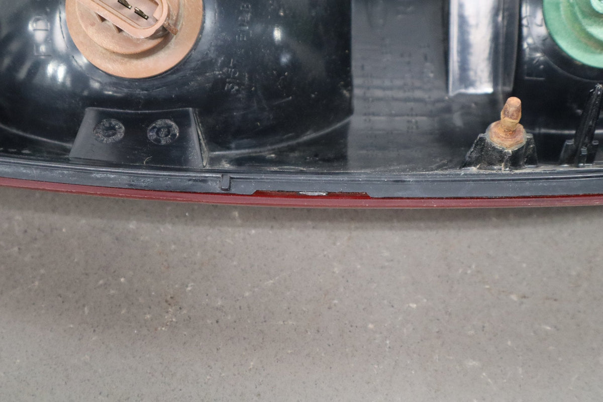 99-07 Ford F250 F350 Super Duty RH Tail Light Styleside OEM