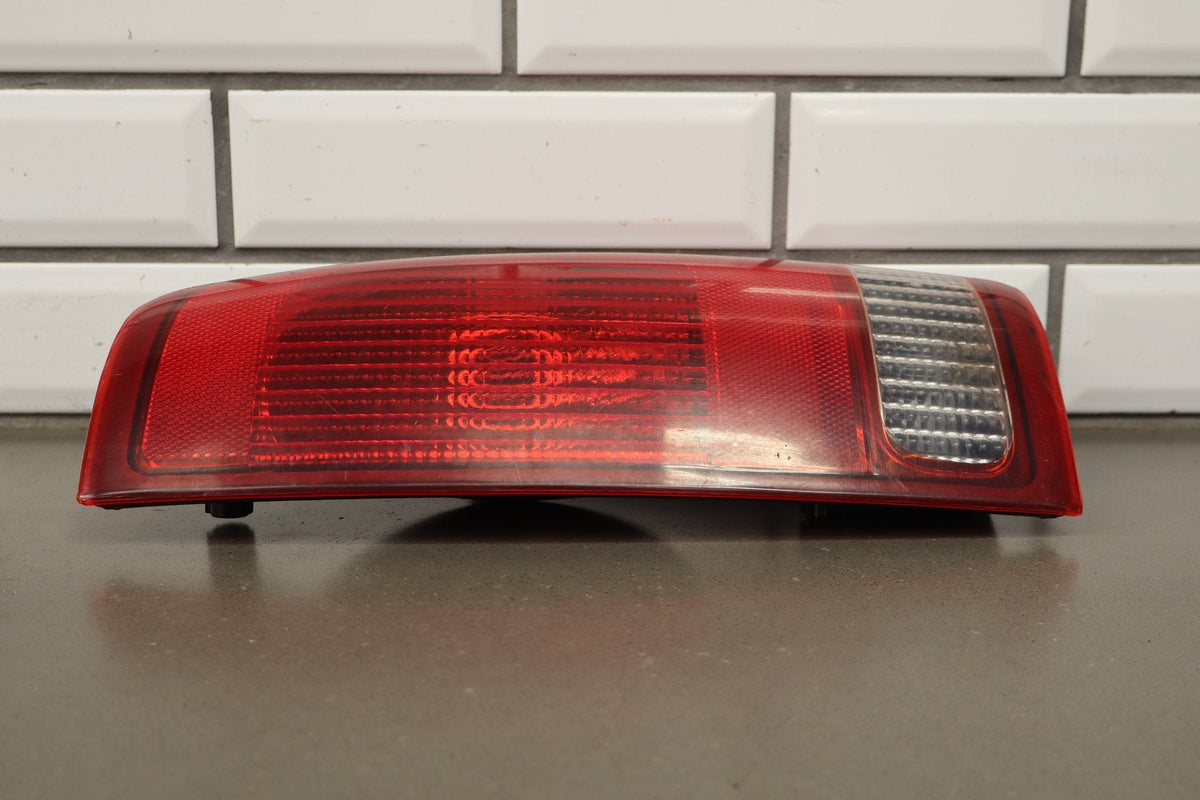 99-07 Ford F250 F350 Super Duty RH Tail Light Styleside OEM