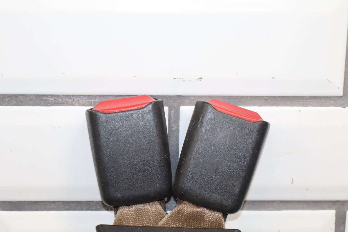 99-07 Ford F250 Super Duty Crew Cab Rear Center Seat Belt Buckle