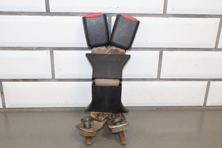 99-07 Ford F250 Super Duty Crew Cab Rear Center Seat Belt Buckle