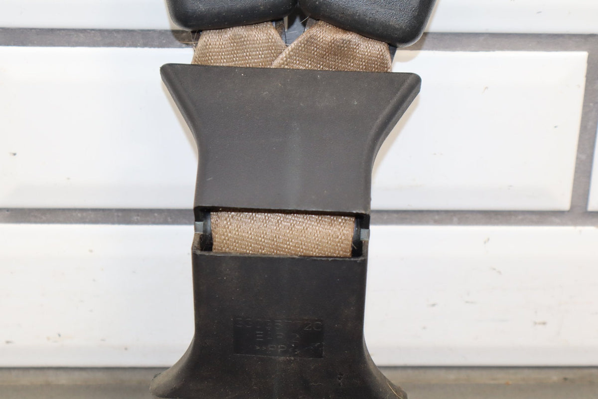 99-07 Ford F250 Super Duty Crew Cab Rear Center Seat Belt Buckle