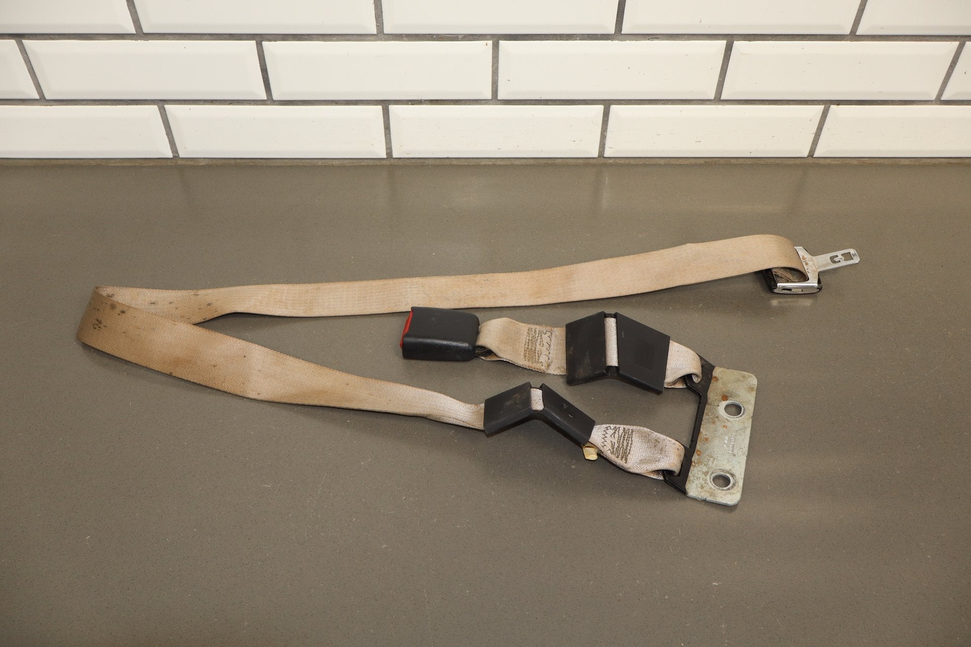 99-07 Ford F350 Super Duty Center Rear Lap Seat Belt OEM