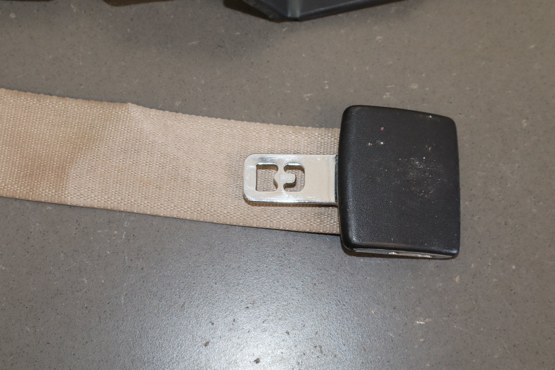 99-07 Ford F350 Super Duty Center Rear Lap Seat Belt OEM