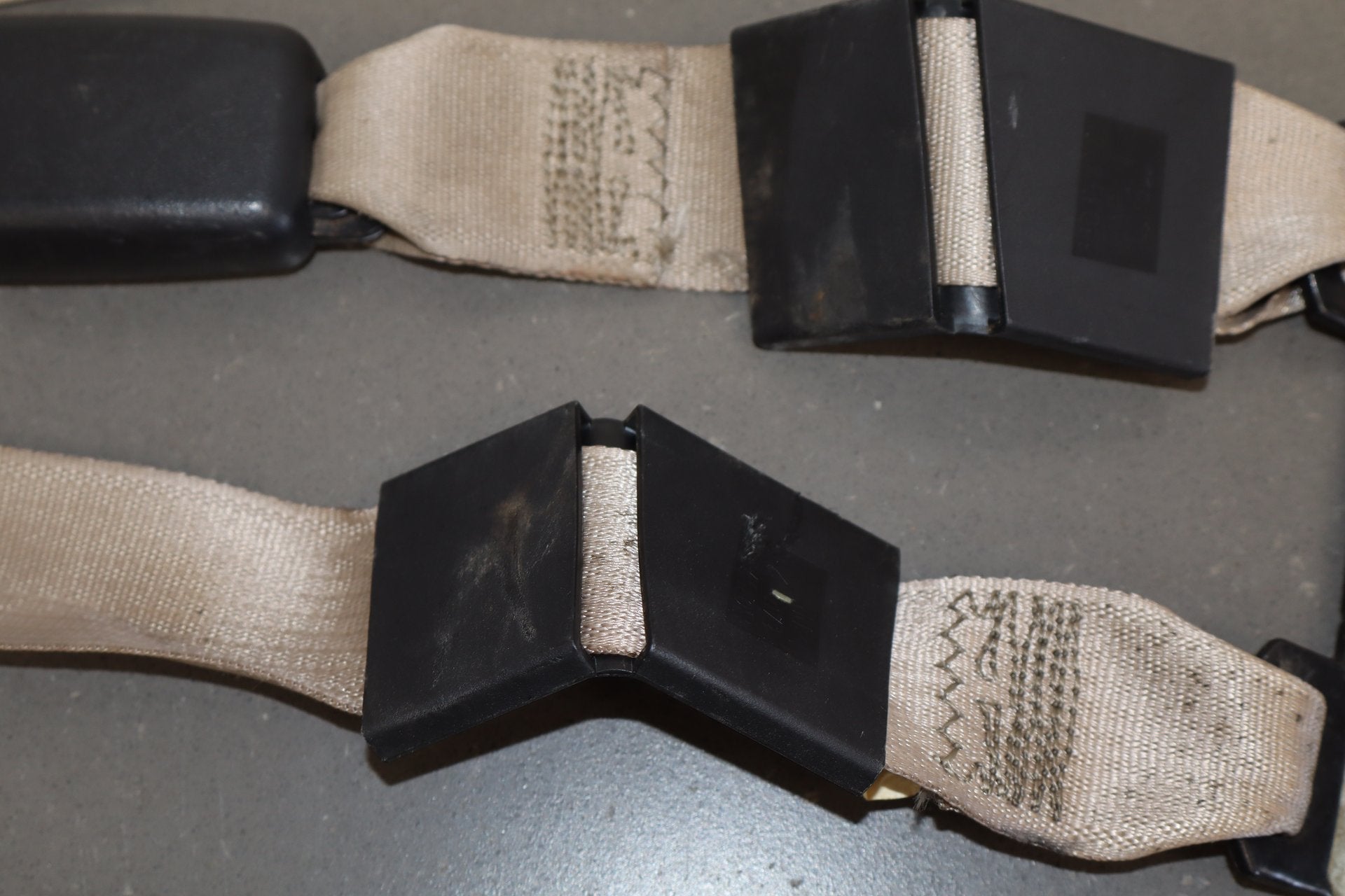 99-07 Ford F350 Super Duty Center Rear Lap Seat Belt OEM