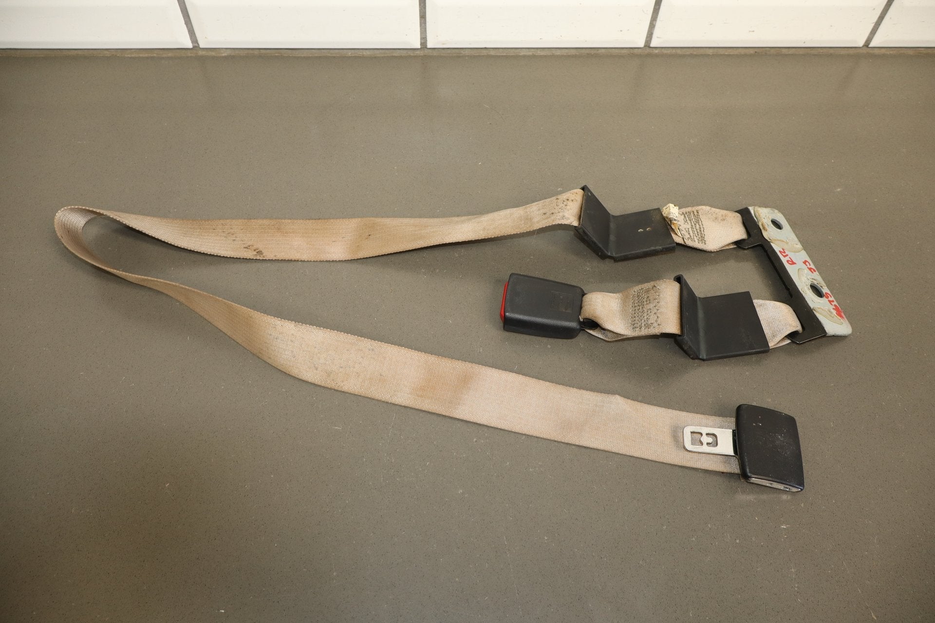 99-07 Ford F350 Super Duty Center Rear Lap Seat Belt OEM