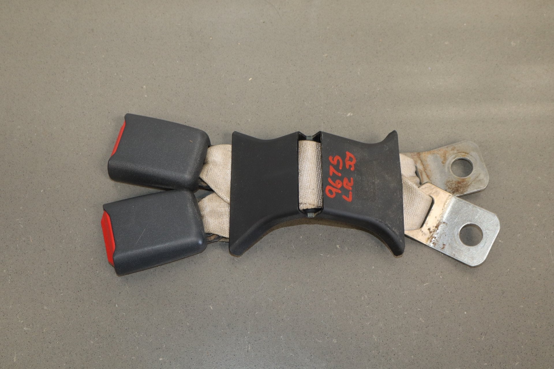 99-07 Ford F350 Super Duty Crew Cab Rear Seat Belt Buckle Set OEM