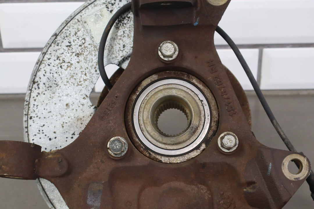 99 - 07 GMC Sierra Classic Style Crew Cab Right Passenger Front Spindle Hub Sensor