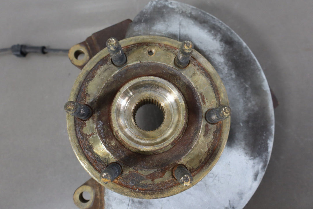 99 - 07 GMC Sierra Classic Style Crew Cab Right Passenger Front Spindle Hub Sensor