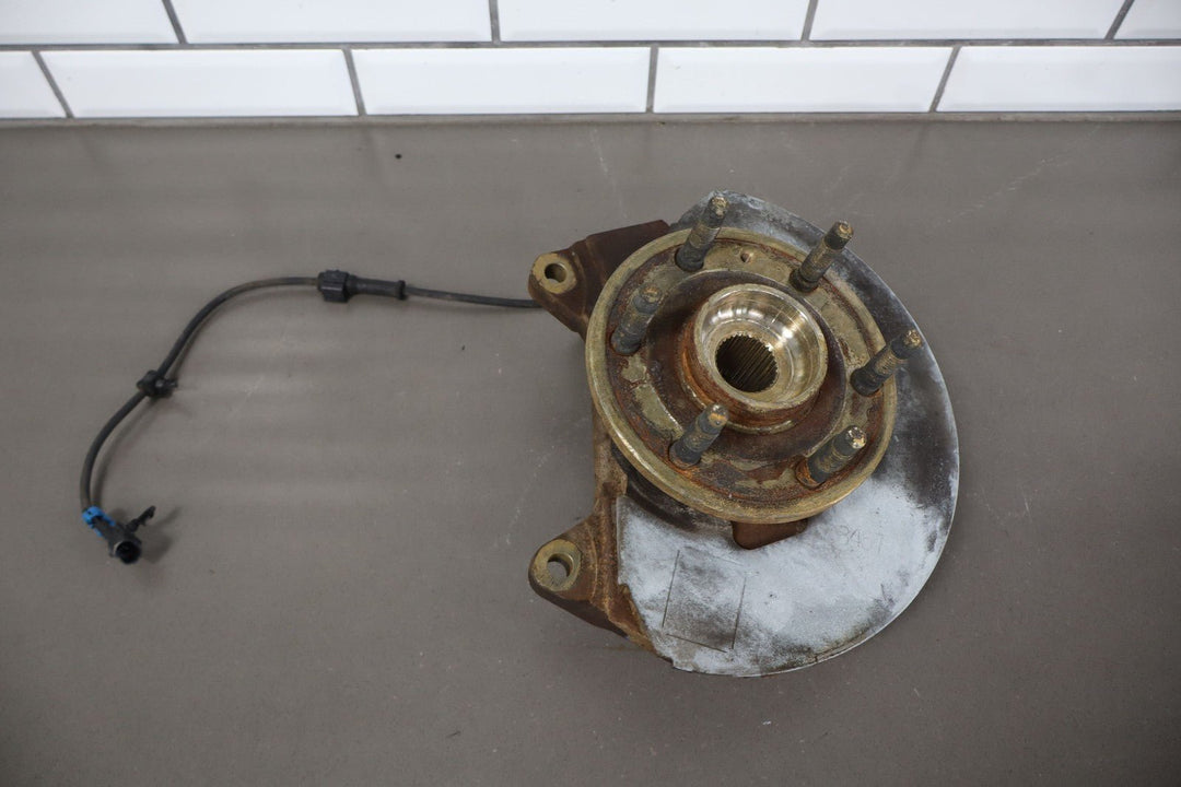 99 - 07 GMC Sierra Classic Style Crew Cab Right Passenger Front Spindle Hub Sensor