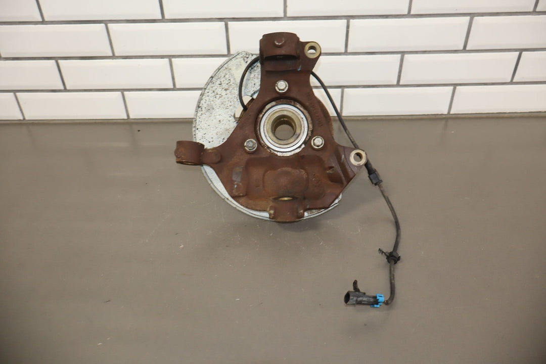 99 - 07 GMC Sierra Classic Style Crew Cab Right Passenger Front Spindle Hub Sensor
