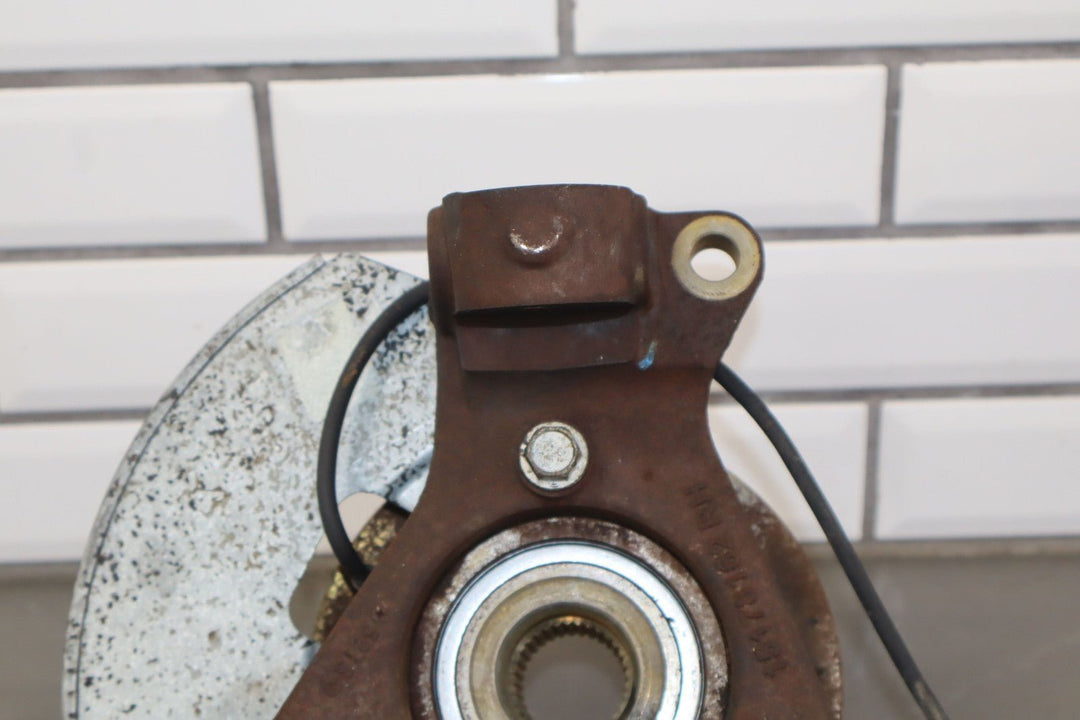 99 - 07 GMC Sierra Classic Style Crew Cab Right Passenger Front Spindle Hub Sensor