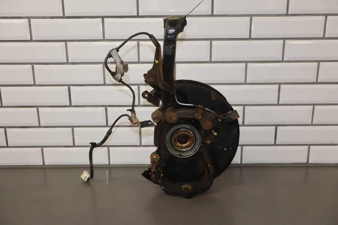 99 - 07 Lexus LX470 / Land Cruiser 4.7L Left Driver Front Spindle