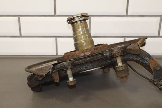 99 - 07 Lexus LX470 / Land Cruiser 4.7L Left Driver Front Spindle