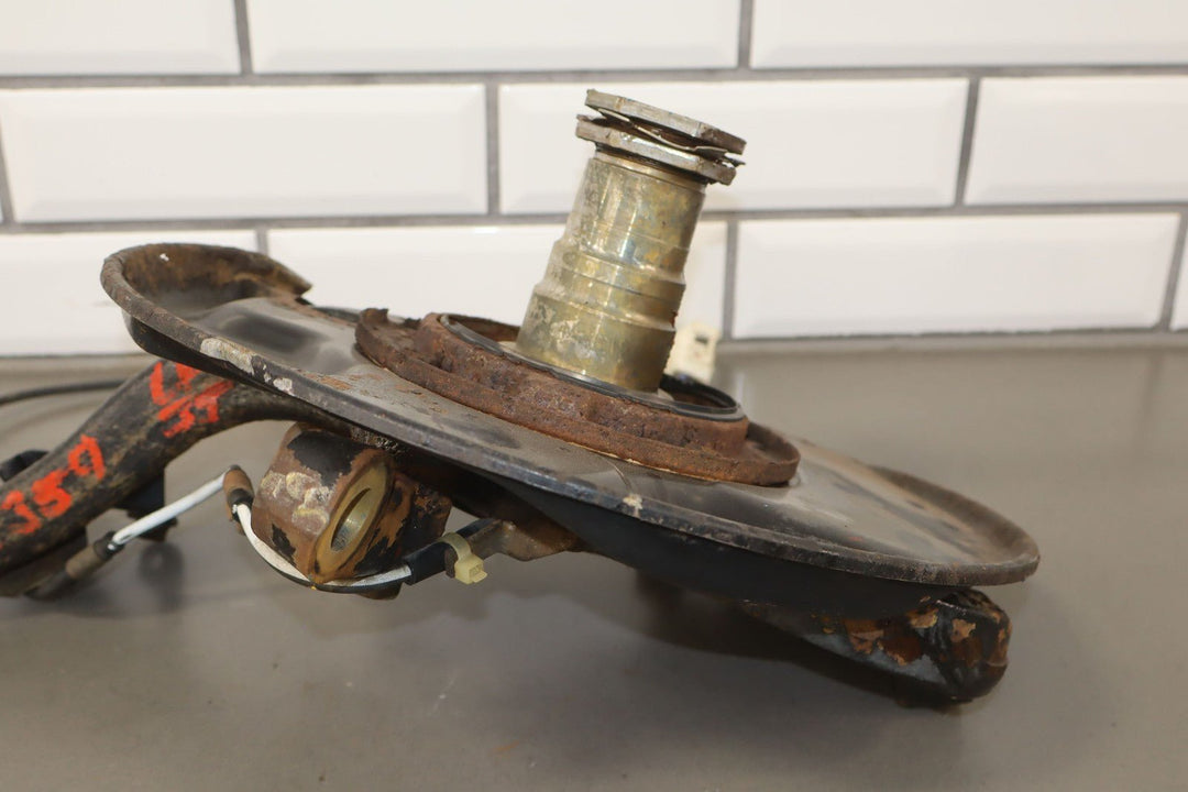 99 - 07 Lexus LX470 / Land Cruiser 4.7L Left Driver Front Spindle