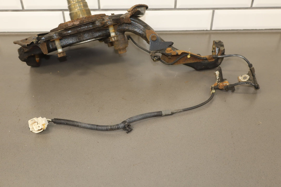 99 - 07 Lexus LX470 / Land Cruiser 4.7L Left Driver Front Spindle