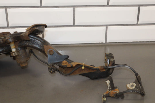 99 - 07 Lexus LX470 / Land Cruiser 4.7L Left Driver Front Spindle