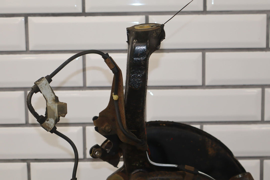 99 - 07 Lexus LX470 / Land Cruiser 4.7L Left Driver Front Spindle