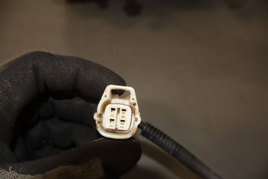 99 - 07 Lexus LX470 / Land Cruiser 4.7L Left Driver Front Spindle