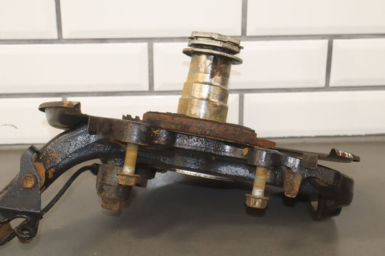 99 - 07 Lexus LX470 / Land Cruiser 4.7L Right Passenger Front Spindle