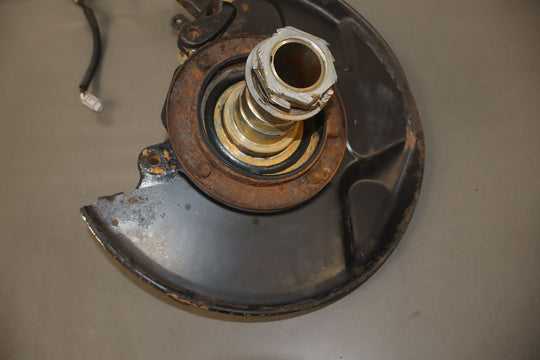 99 - 07 Lexus LX470 / Land Cruiser 4.7L Right Passenger Front Spindle