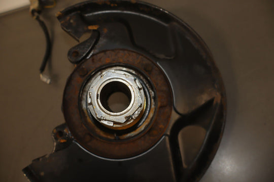 99 - 07 Lexus LX470 / Land Cruiser 4.7L Right Passenger Front Spindle