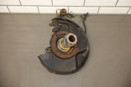 99 - 07 Lexus LX470 / Land Cruiser 4.7L Right Passenger Front Spindle