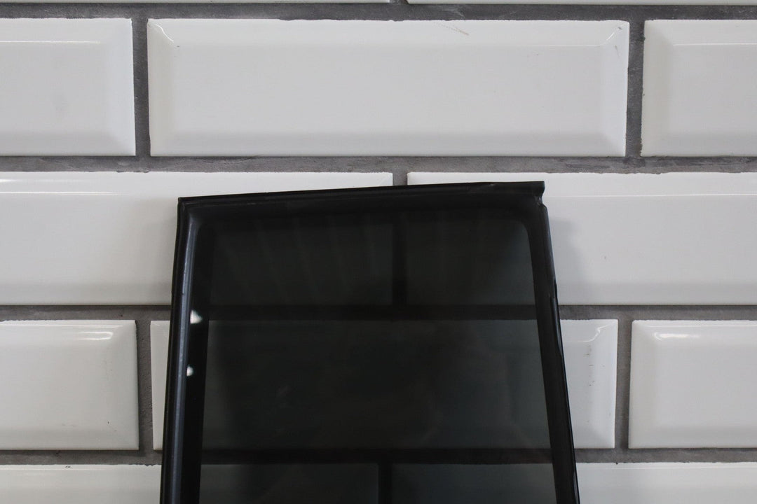 99 - 07 Toyota Land Cruiser / LX470 Right Passenger Rear Vent Window Glass W/Seal