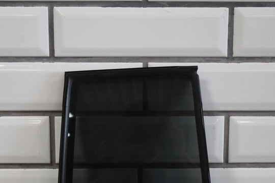 99 - 07 Toyota Land Cruiser / LX470 Right Passenger Rear Vent Window Glass W/Seal