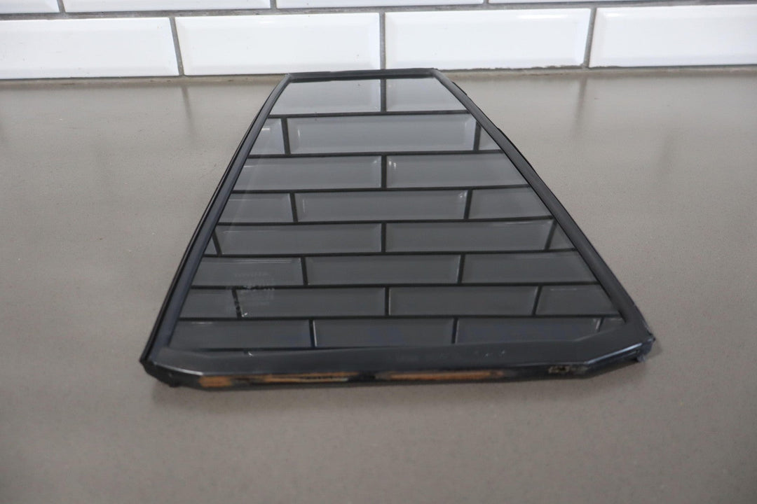 99 - 07 Toyota Land Cruiser / LX470 Right Passenger Rear Vent Window Glass W/Seal