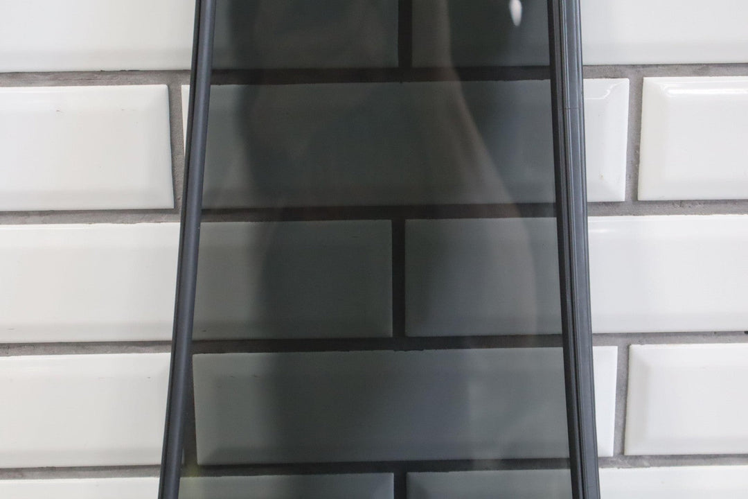 99 - 07 Toyota Land Cruiser / LX470 Right Passenger Rear Vent Window Glass W/Seal