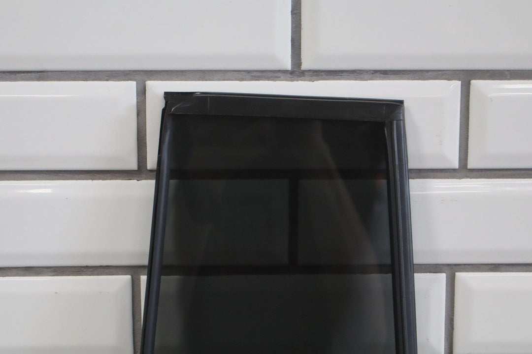 99 - 07 Toyota Land Cruiser / LX470 Right Passenger Rear Vent Window Glass W/Seal