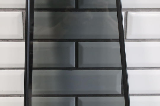 99 - 07 Toyota Land Cruiser / LX470 Right Passenger Rear Vent Window Glass W/Seal