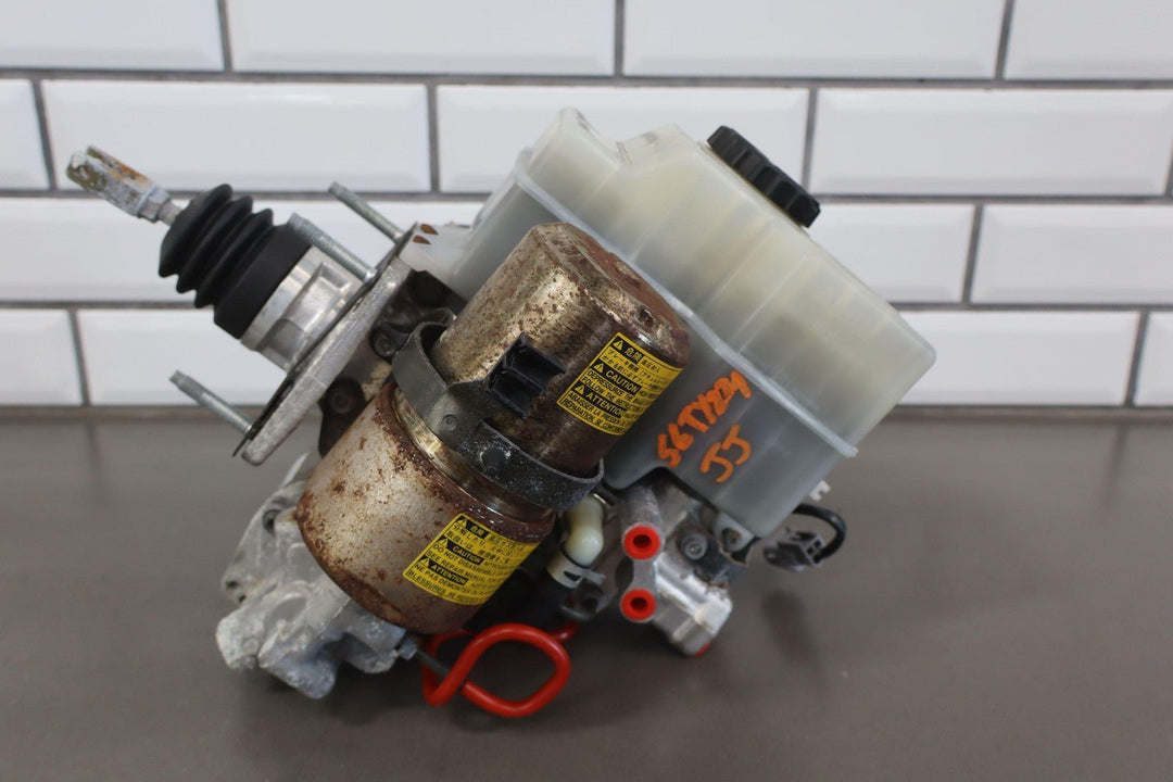 99 - 07 Toyota Land Cruiser Power Brake Booster W/Reservoir - Lid & Master