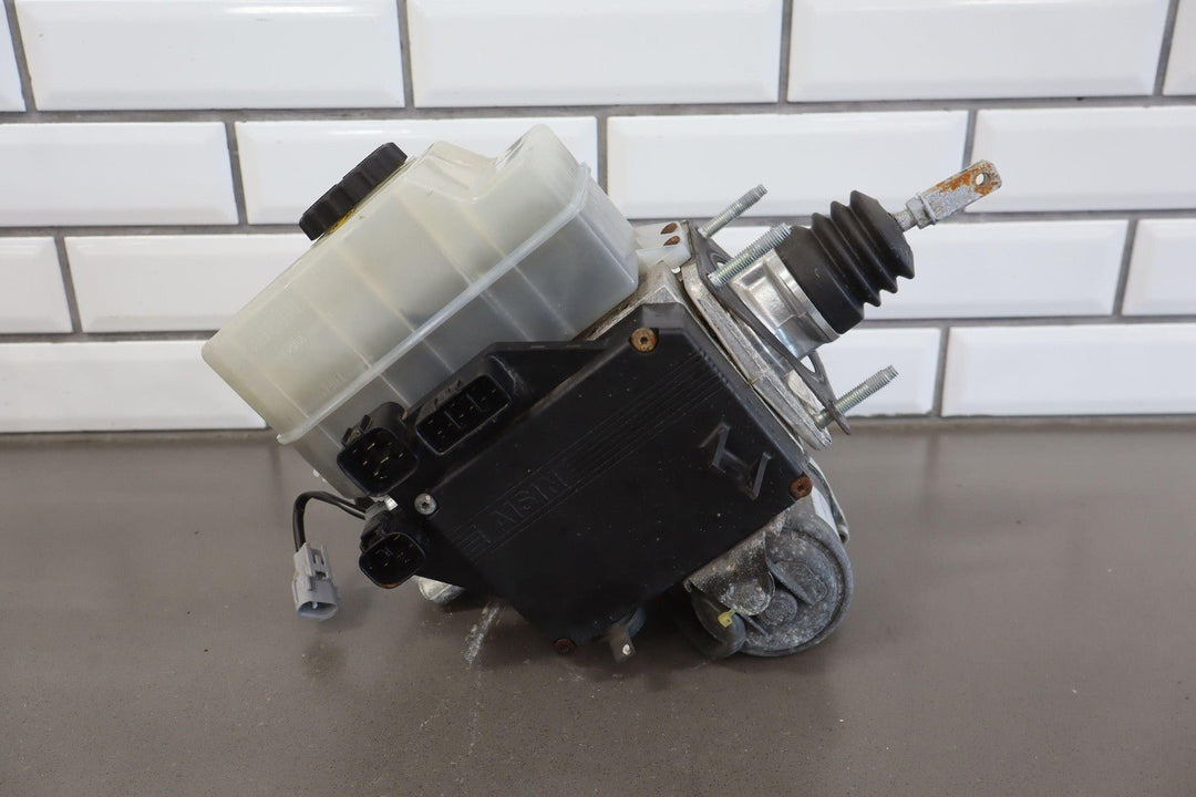 99 - 07 Toyota Land Cruiser Power Brake Booster W/Reservoir - Lid & Master