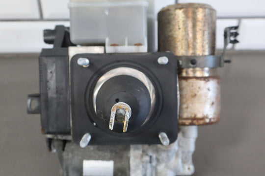 99 - 07 Toyota Land Cruiser Power Brake Booster W/Reservoir - Lid & Master