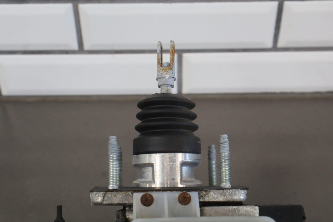 99 - 07 Toyota Land Cruiser Power Brake Booster W/Reservoir - Lid & Master