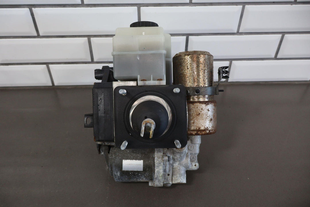 99 - 07 Toyota Land Cruiser Power Brake Booster W/Reservoir - Lid & Master