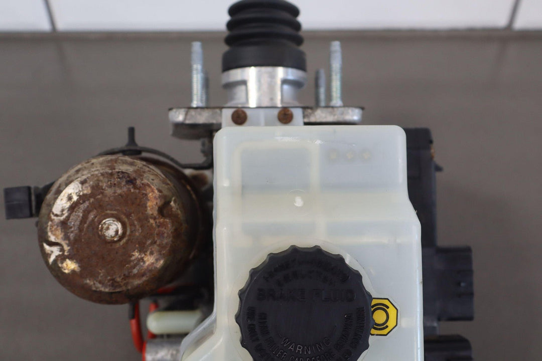 99 - 07 Toyota Land Cruiser Power Brake Booster W/Reservoir - Lid & Master