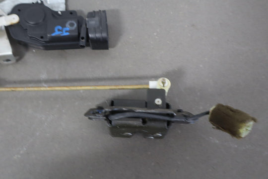 99 - 07 Toyota Land Cruiser V8 Upper Tailgate Hatch Latch W/Rods & Motor