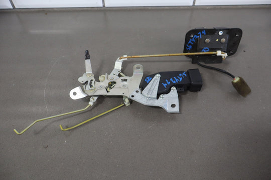 99 - 07 Toyota Land Cruiser V8 Upper Tailgate Hatch Latch W/Rods & Motor