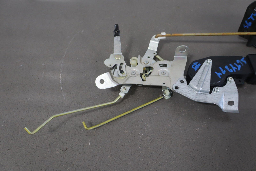 99 - 07 Toyota Land Cruiser V8 Upper Tailgate Hatch Latch W/Rods & Motor