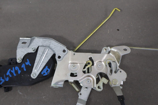 99 - 07 Toyota Land Cruiser V8 Upper Tailgate Hatch Latch W/Rods & Motor