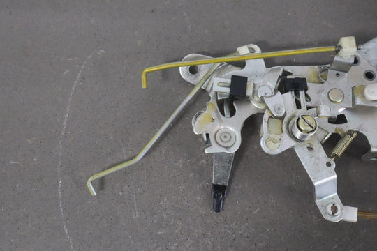 99 - 07 Toyota Land Cruiser V8 Upper Tailgate Hatch Latch W/Rods & Motor