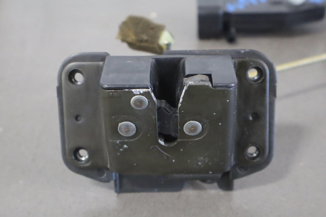 99 - 07 Toyota Land Cruiser V8 Upper Tailgate Hatch Latch W/Rods & Motor