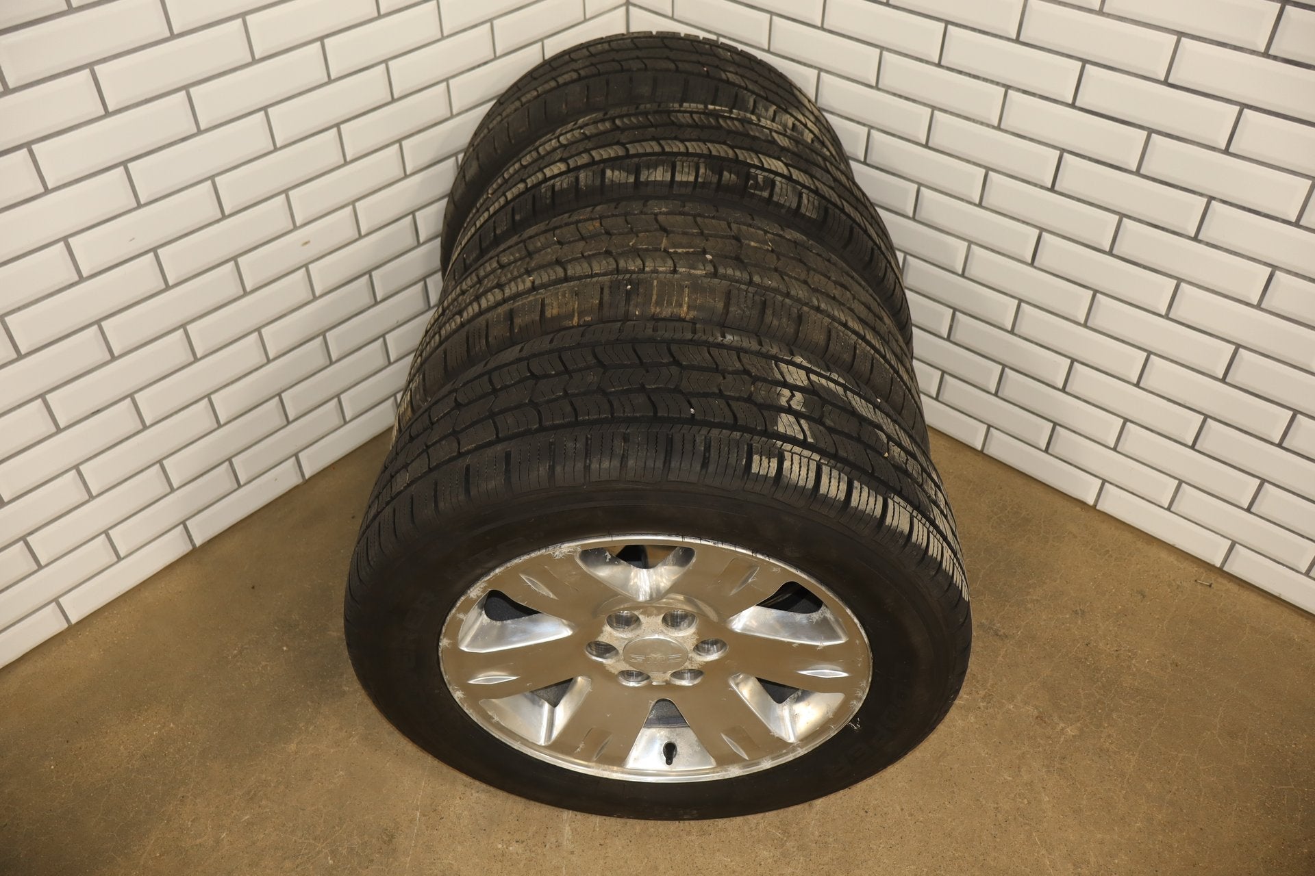 99-14 Chevy GMC OEM 20" Polished Wheel/Tire Set 275/55/20 (4) 6 Lug 1500