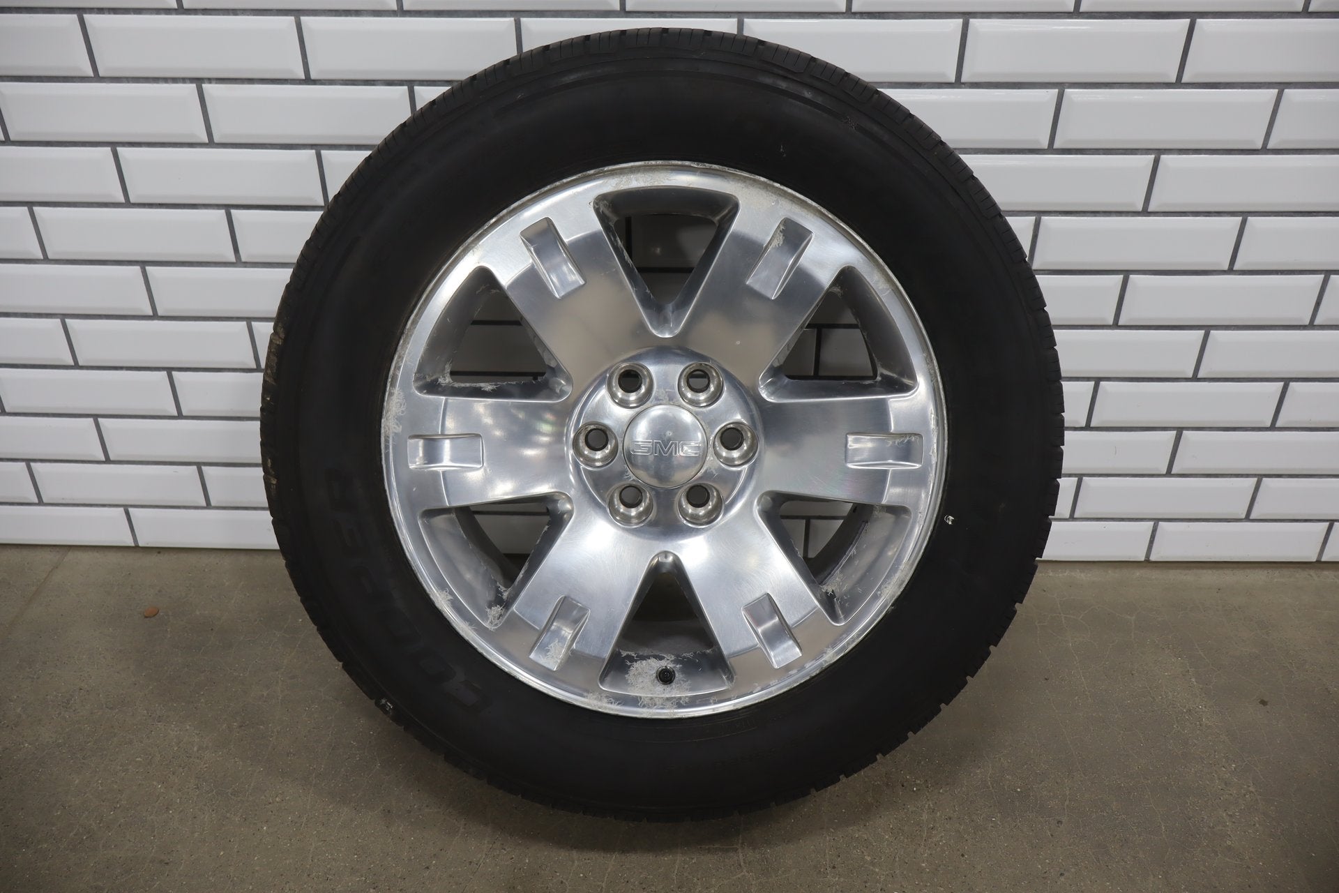 99-14 Chevy GMC OEM 20" Polished Wheel/Tire Set 275/55/20 (4) 6 Lug 1500